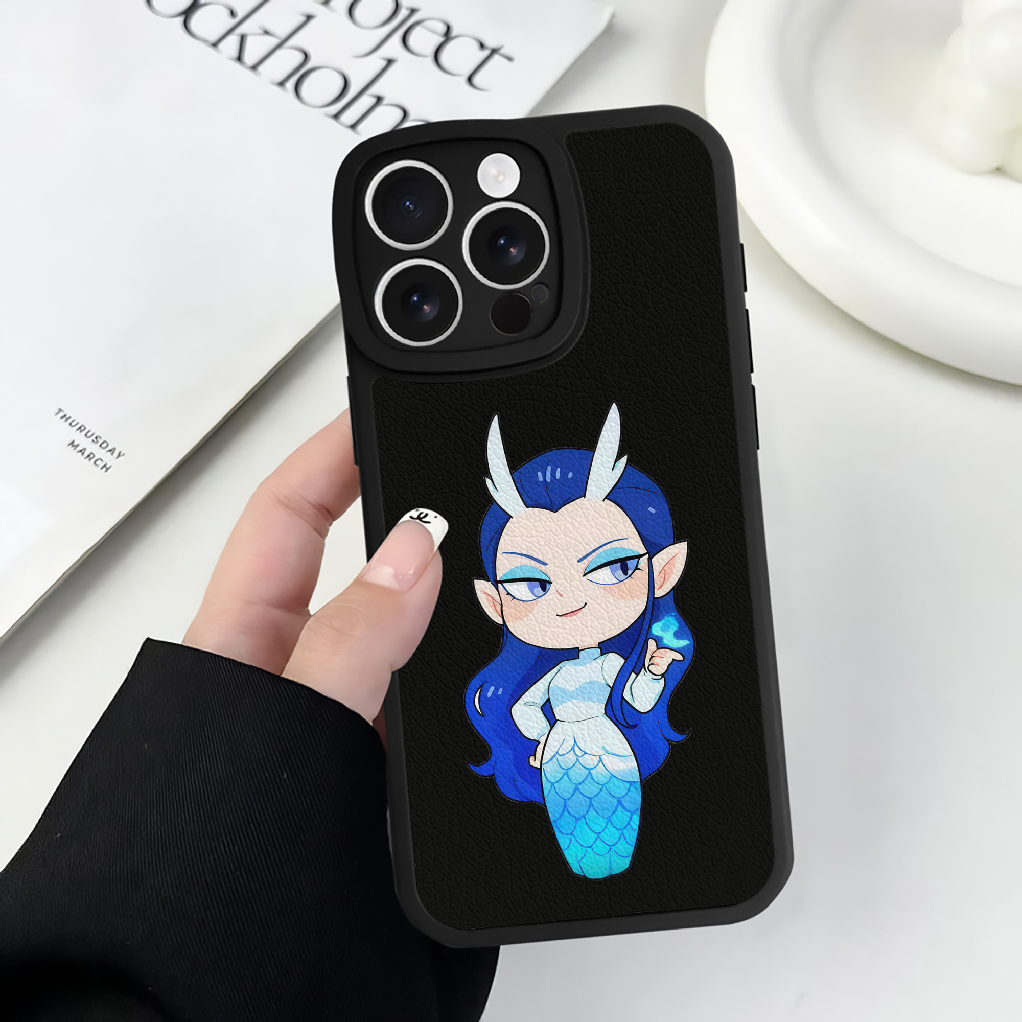 （画像用） Ne Zha 2 ナタ 魔童の大暴れ 【iPhone 16シリーズ対応】シリコンスマホケース（レザー調） 材質：シリコン